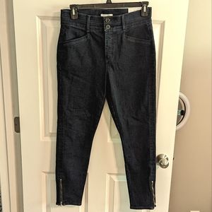NWT. Loft Size 31 Skinny Jeans with zipper detail at ankle.